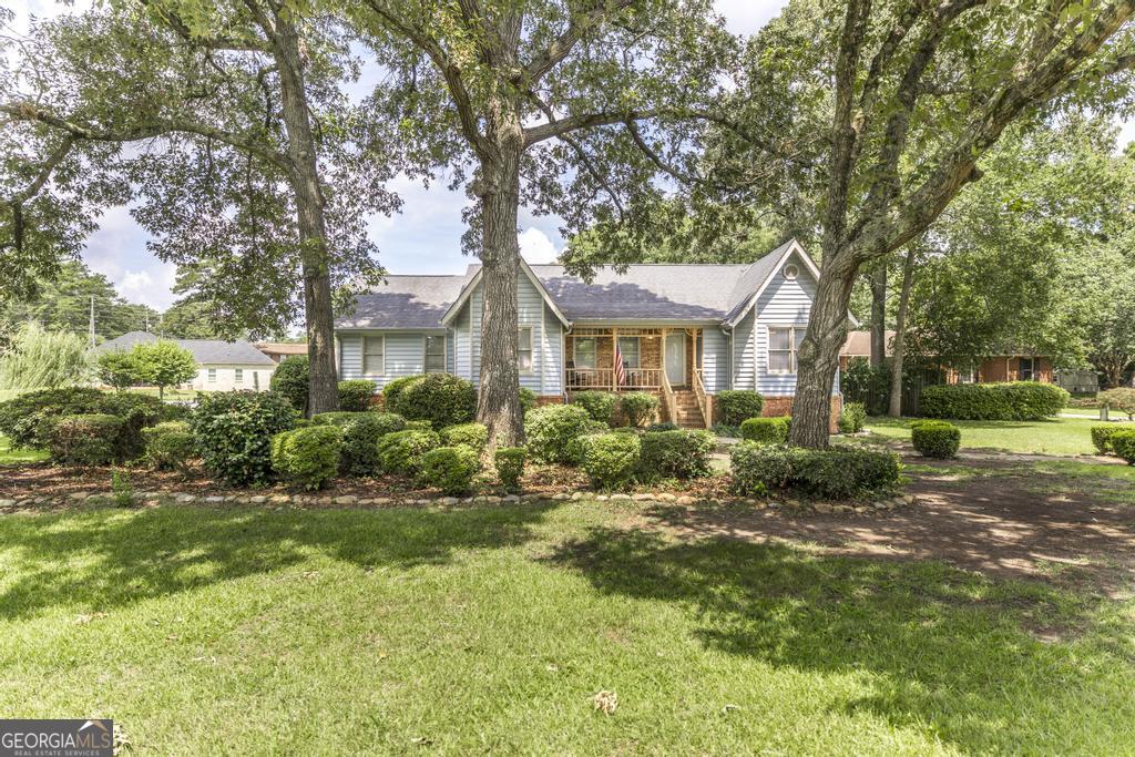 101 Charlie Court Property Photo 3