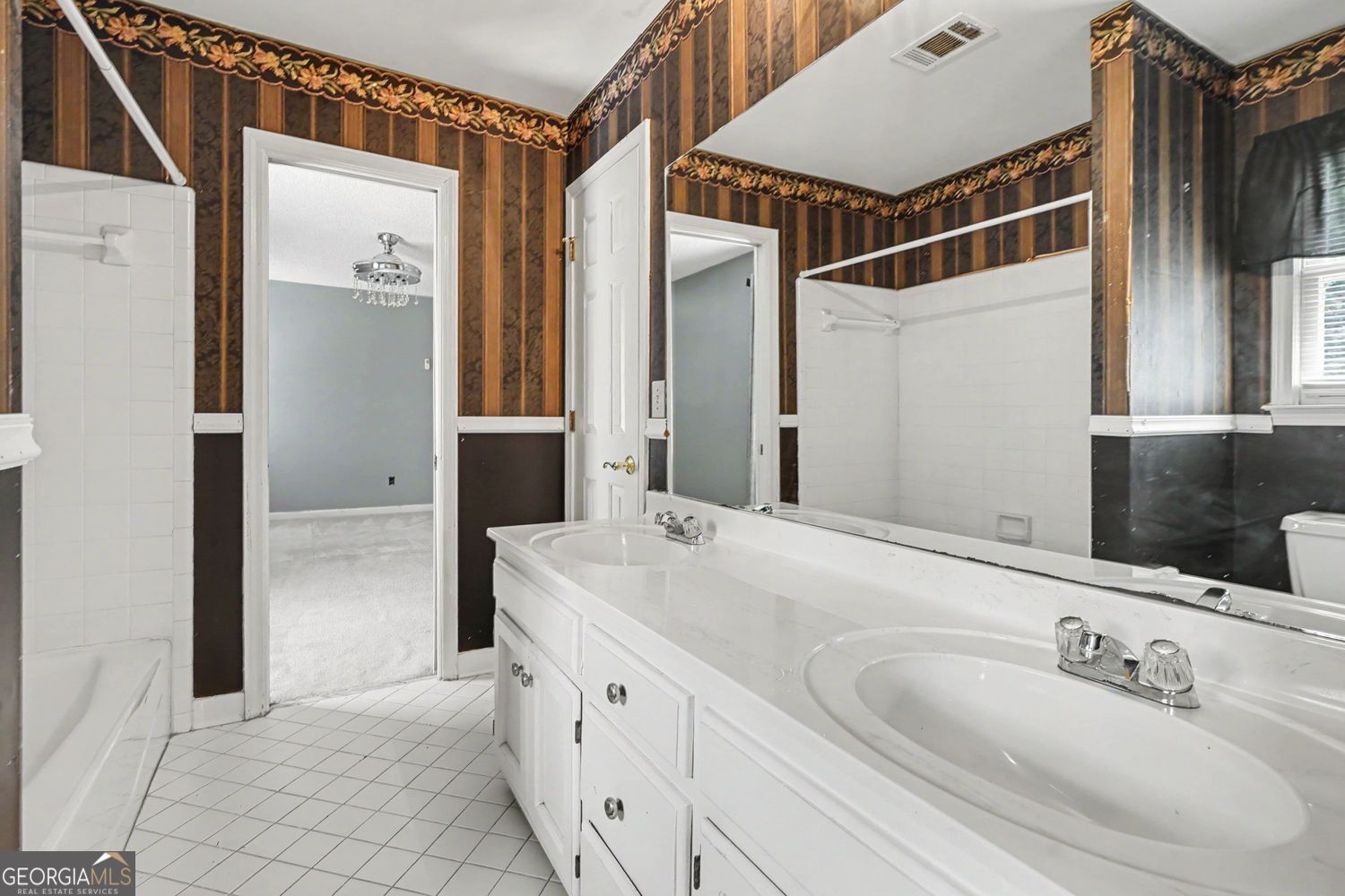 7336 Waters Edge Drive Property Photo 21