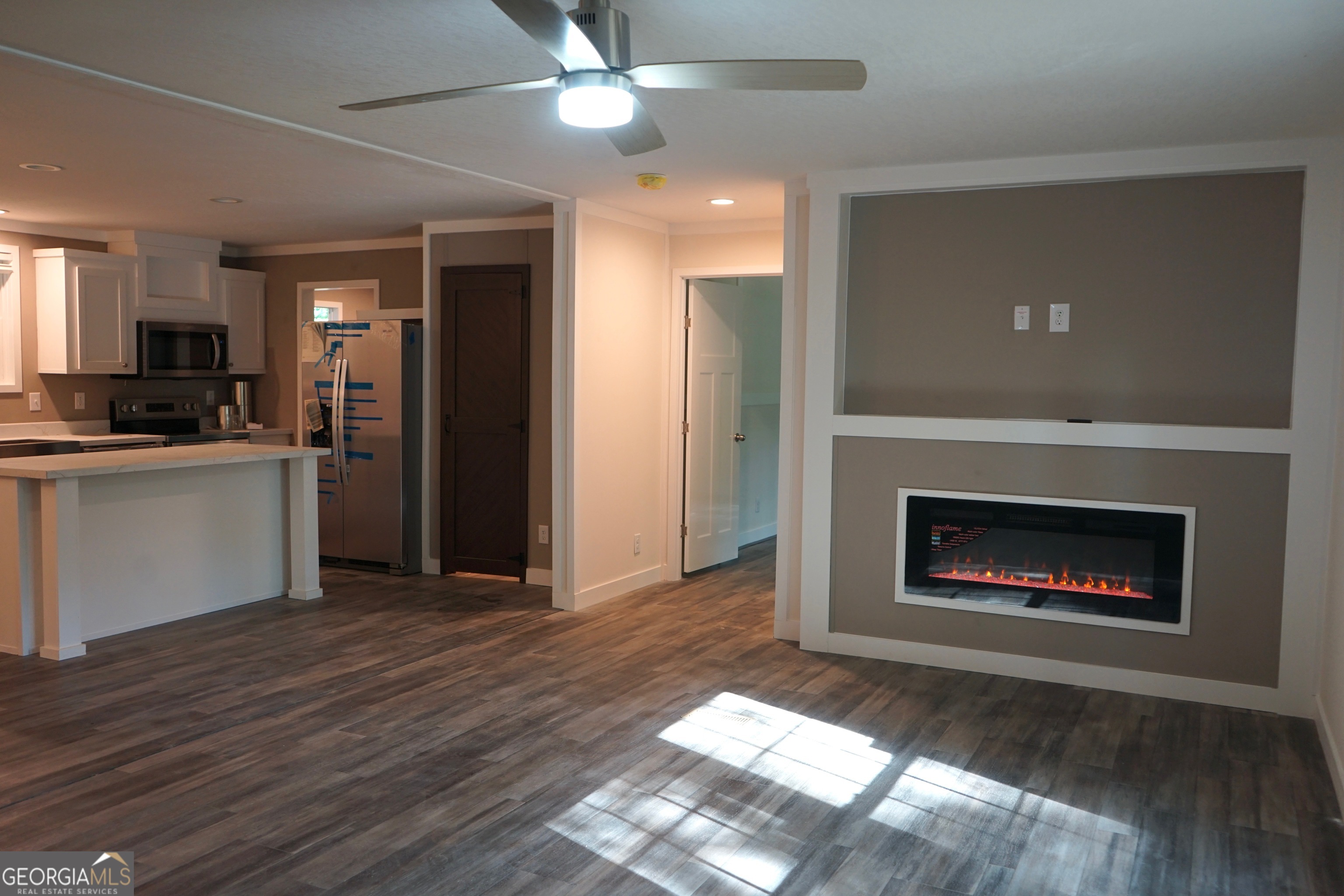 210 Woodland Street Property Photo 5