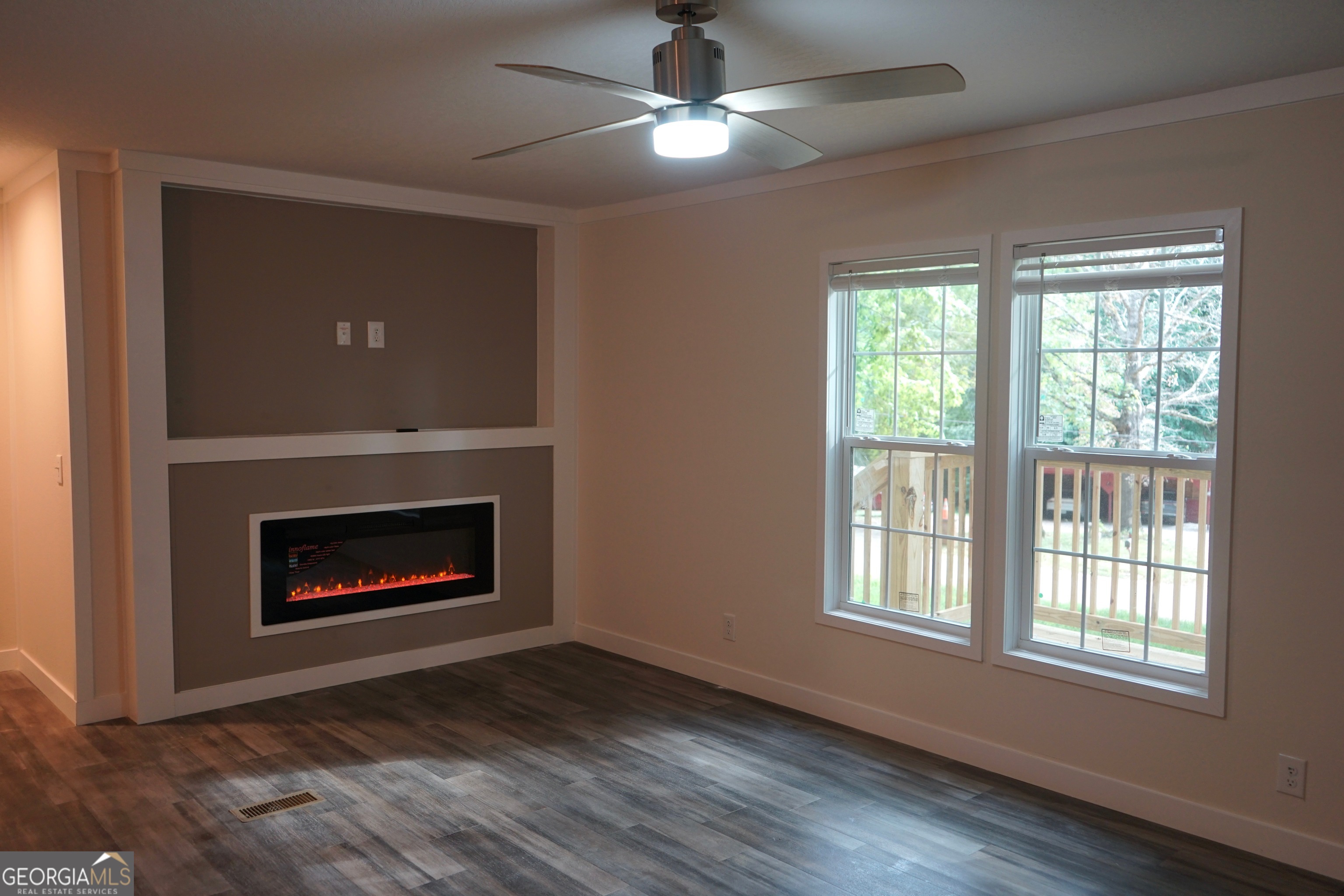 210 Woodland Street Property Photo 6