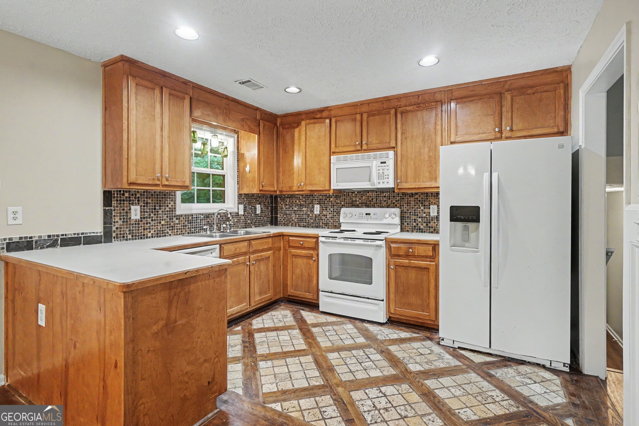 1705 Bismarck Circle Property Photo 8