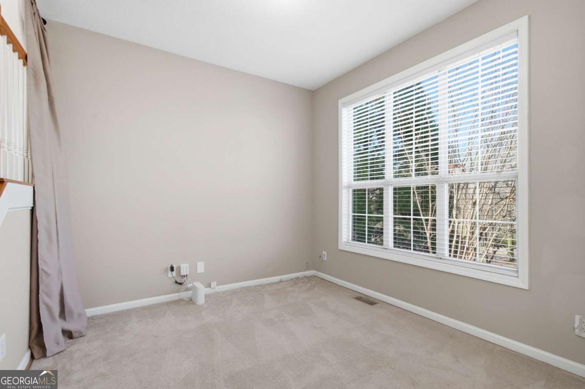 35 Planters Drive Nw Property Photo 6
