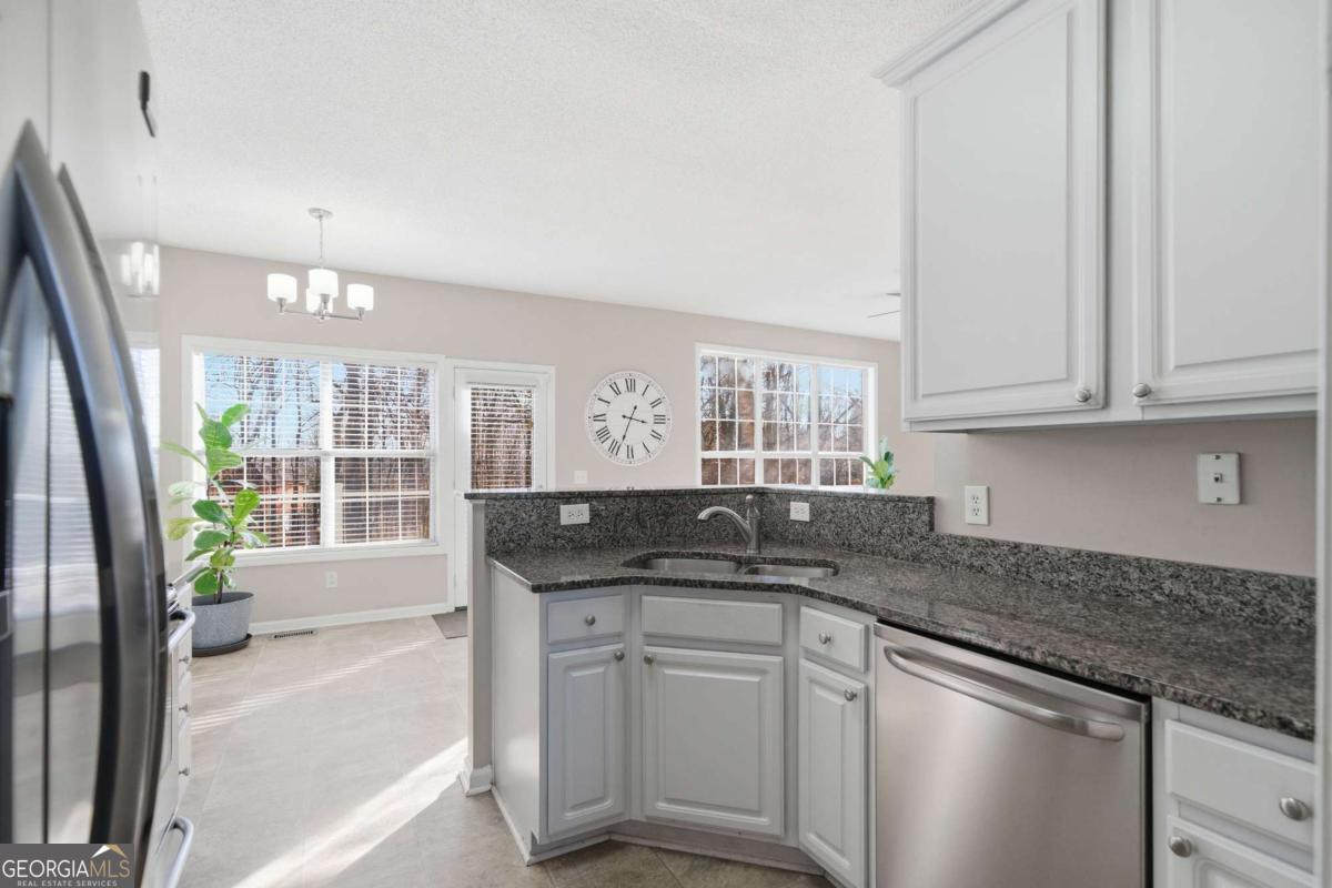35 Planters Drive Nw Property Photo 11