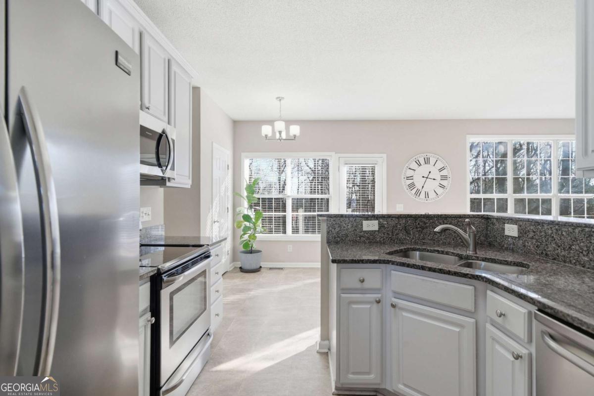 35 Planters Drive Nw Property Photo 12