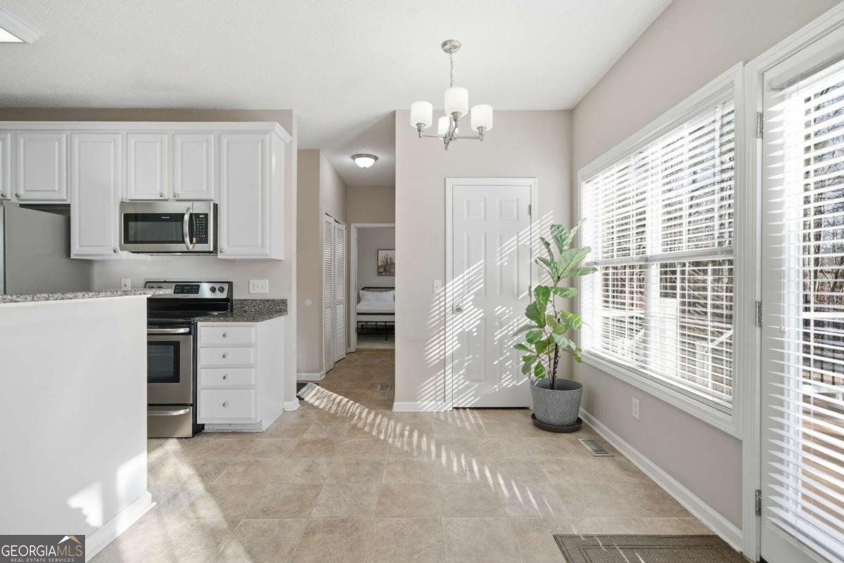 35 Planters Drive Nw Property Photo 17