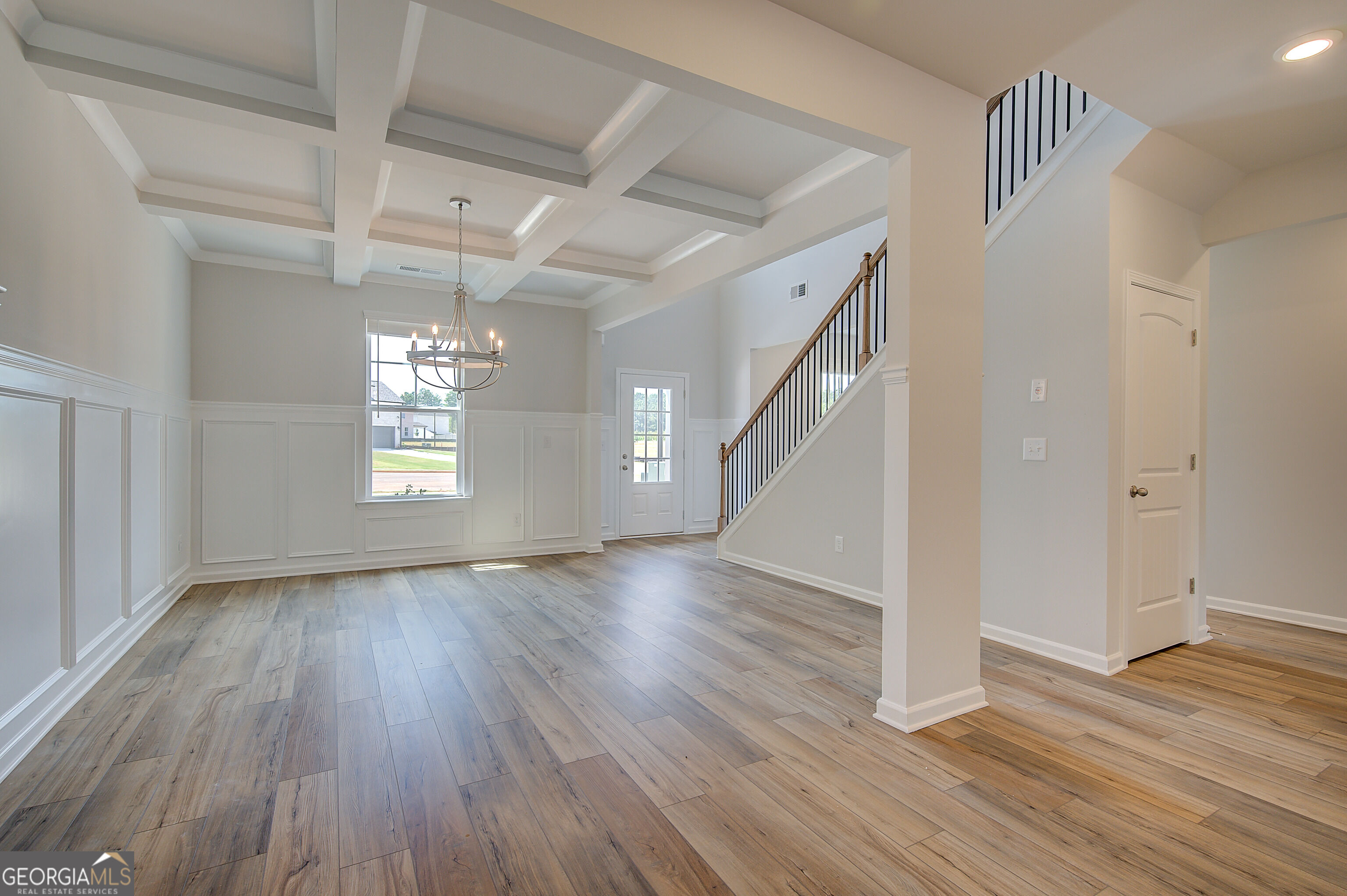 605 Button Grove Property Photo 8