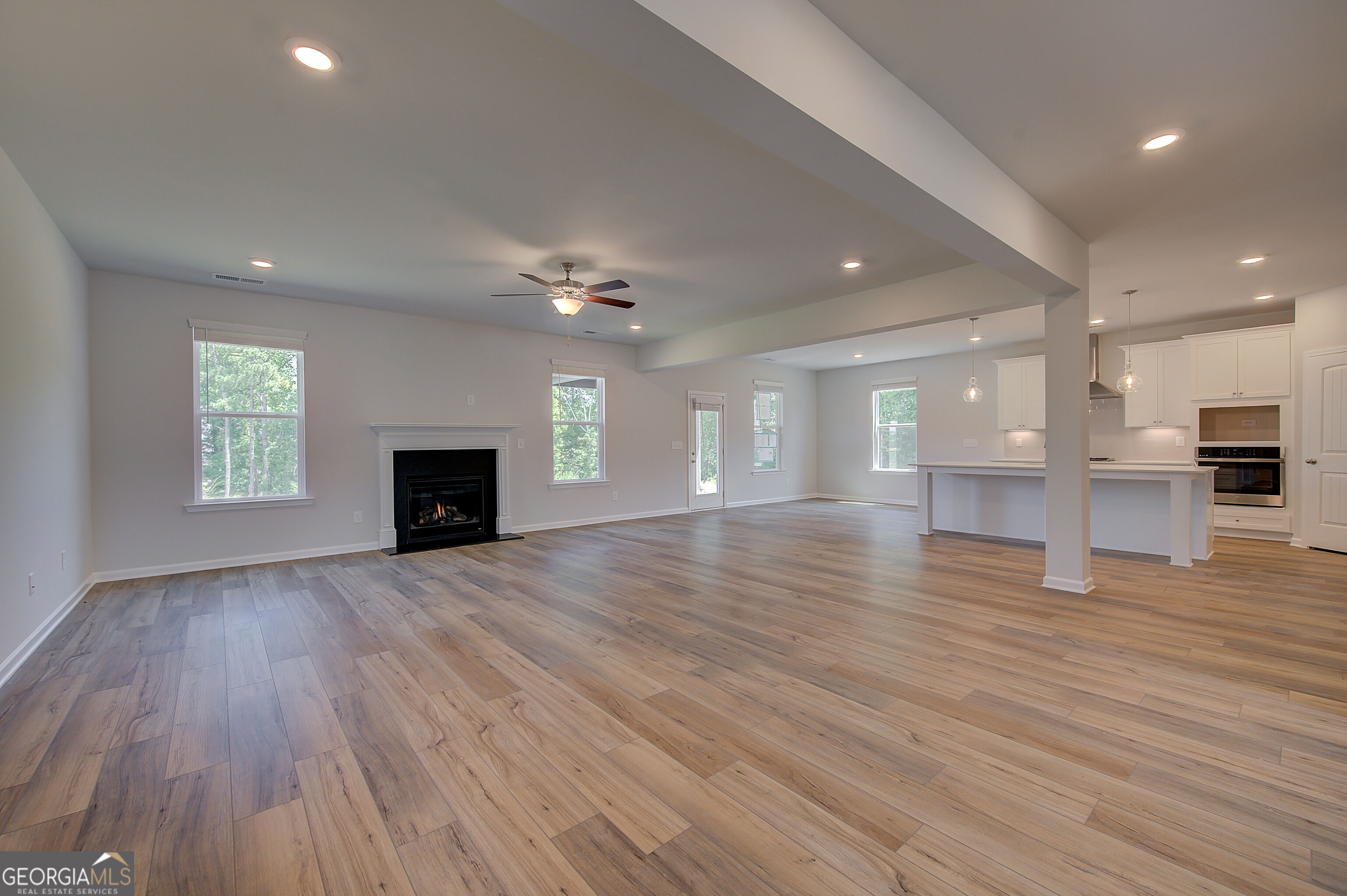 605 Button Grove Property Photo 10