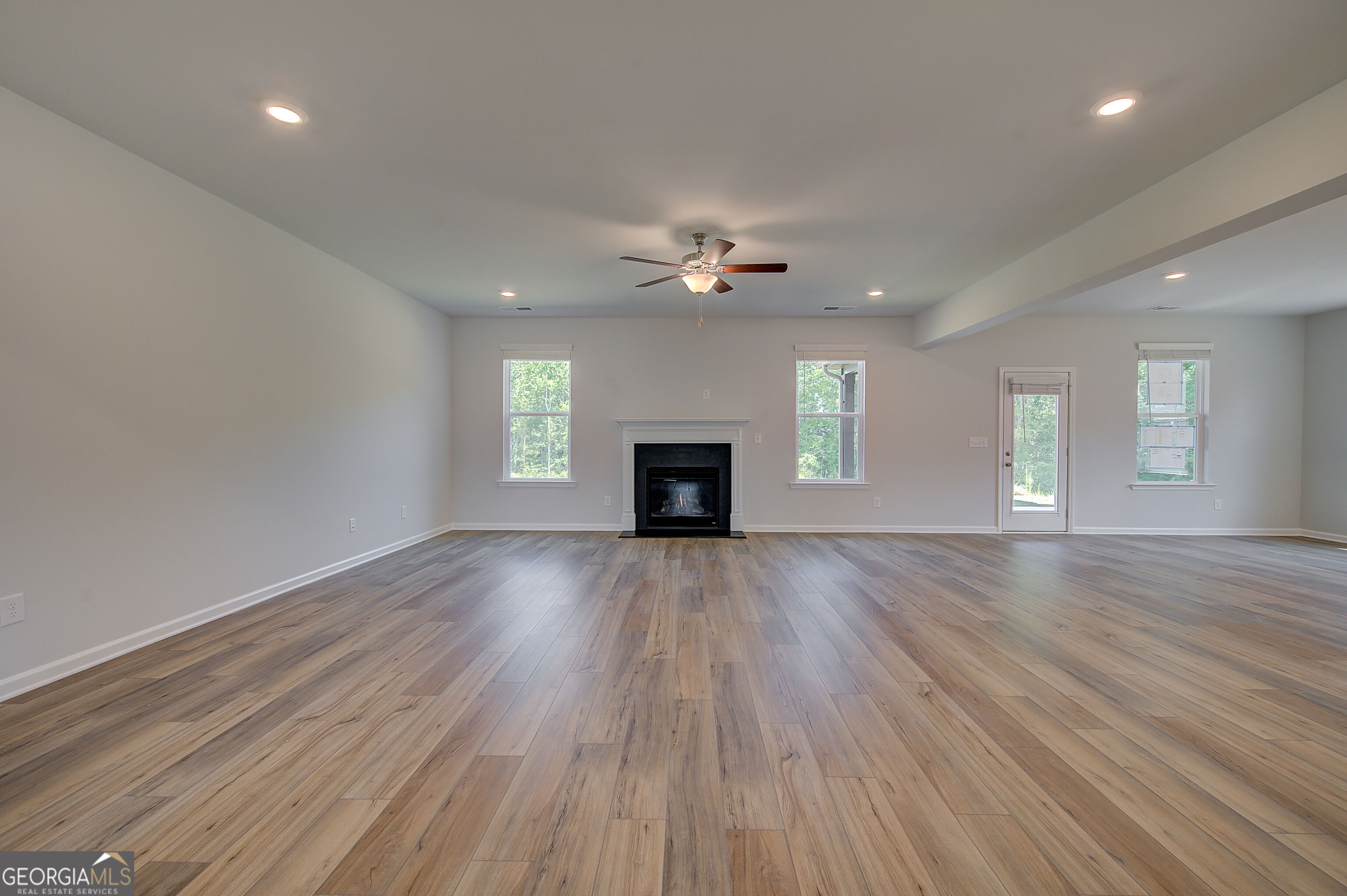 605 Button Grove Property Photo 11