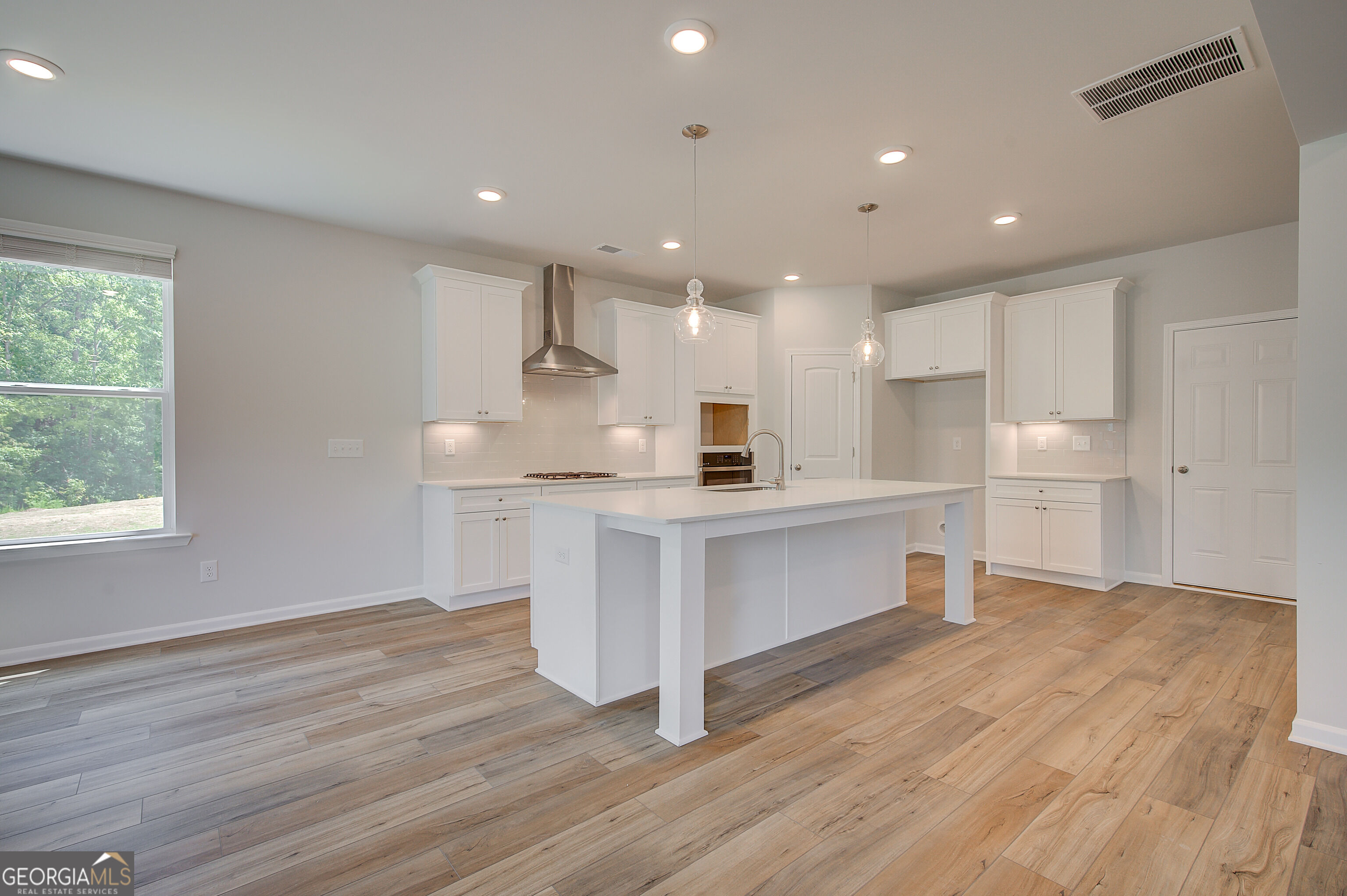 605 Button Grove Property Photo 13