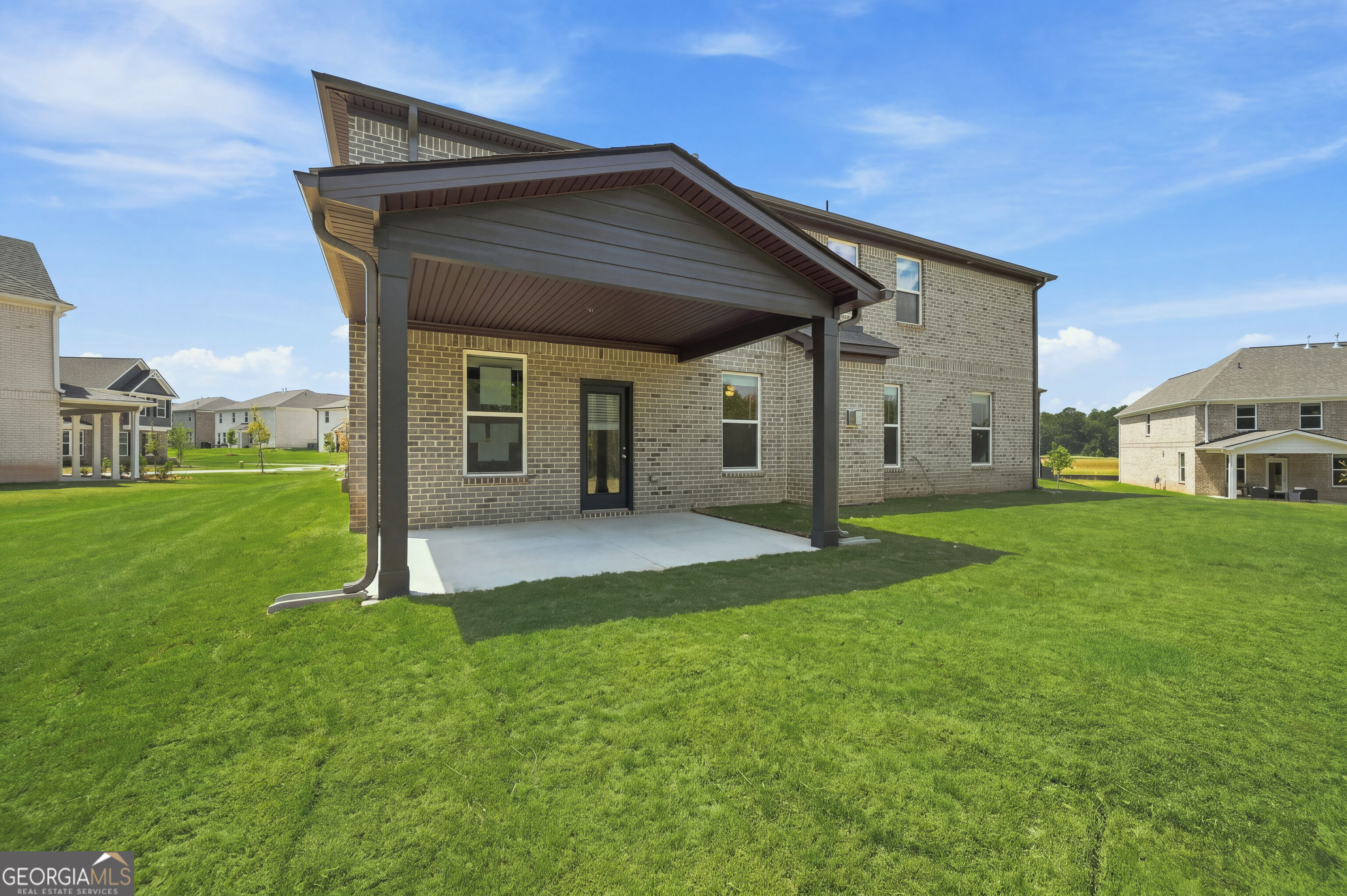 605 Button Grove Property Photo 33