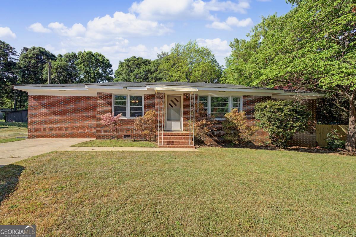 185 Northcrest Drive Property Photo 1