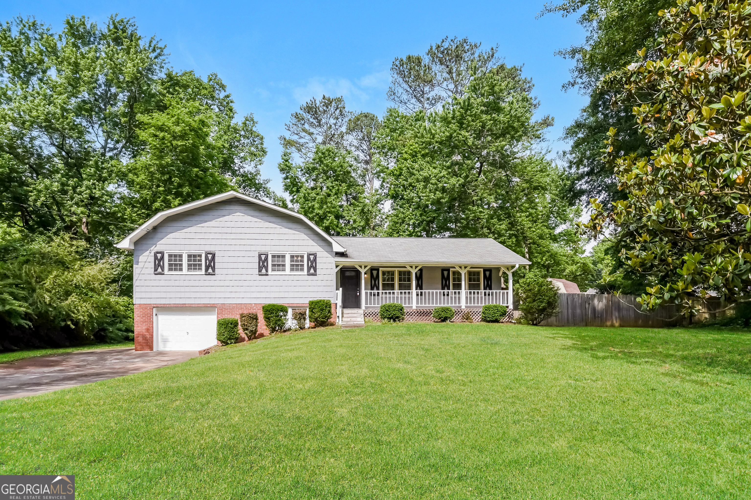 6581 Windsor Drive Property Photo 1