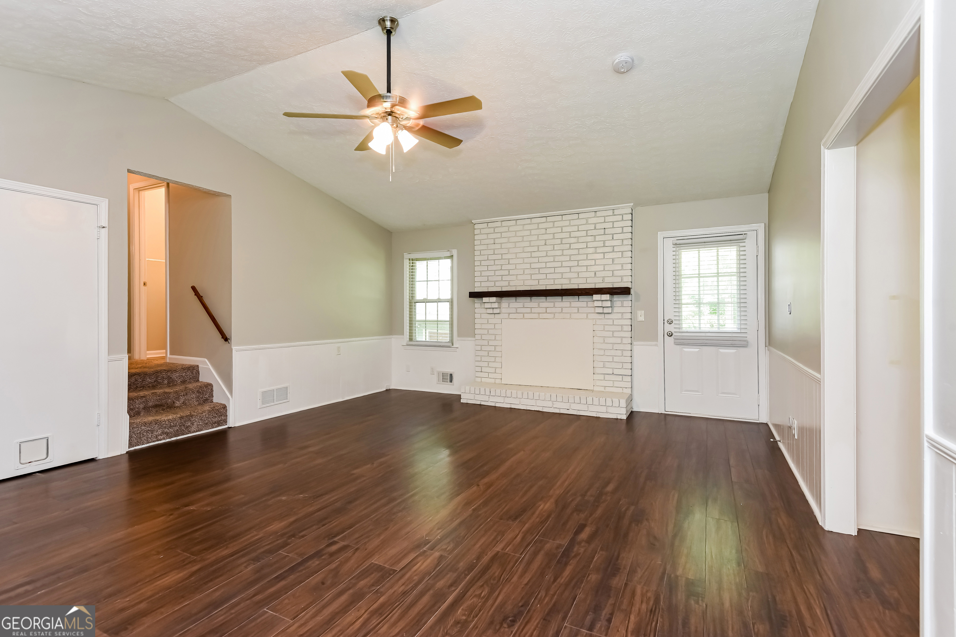 6581 Windsor Drive Property Photo 11