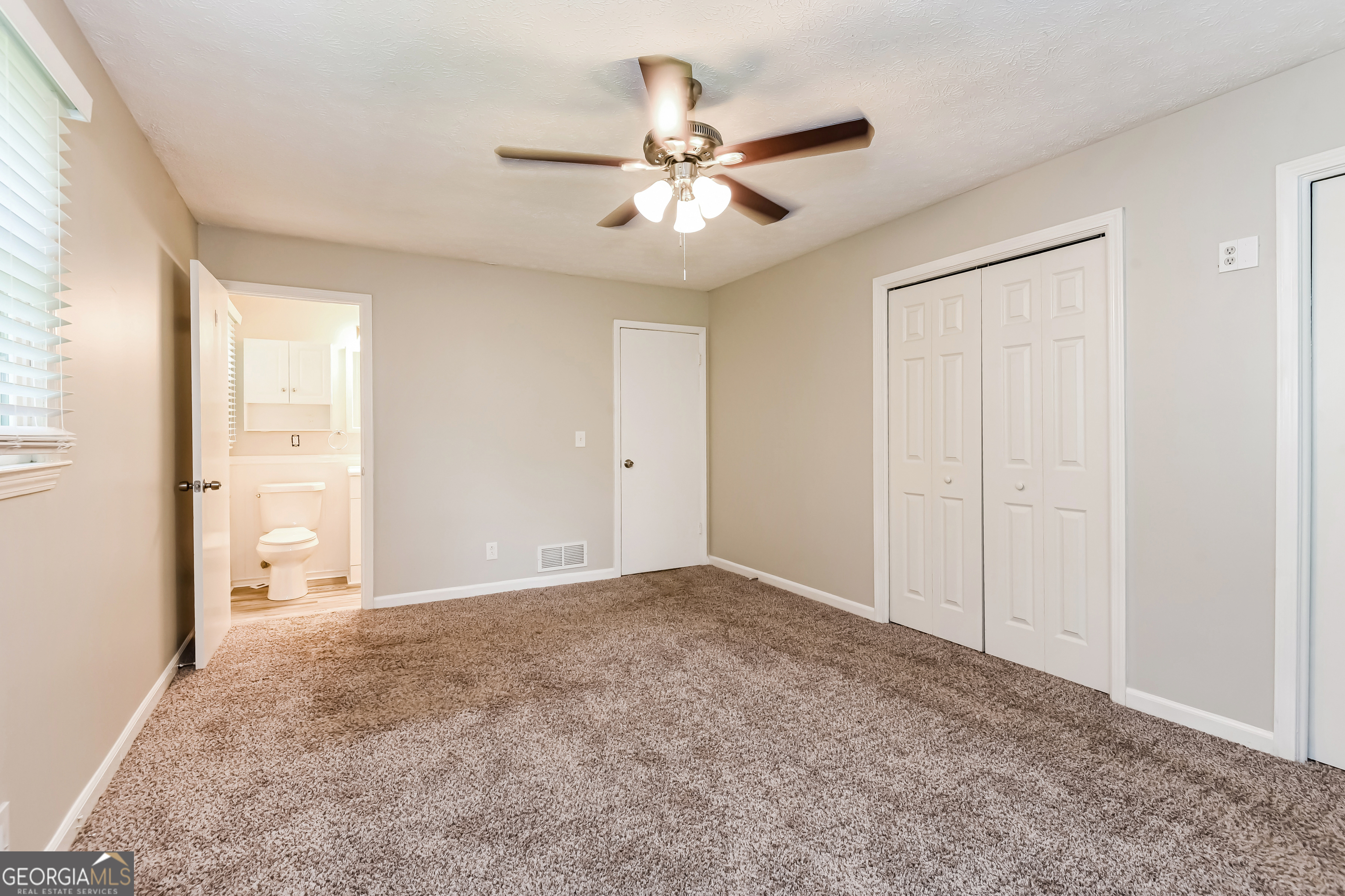 6581 Windsor Drive Property Photo 15