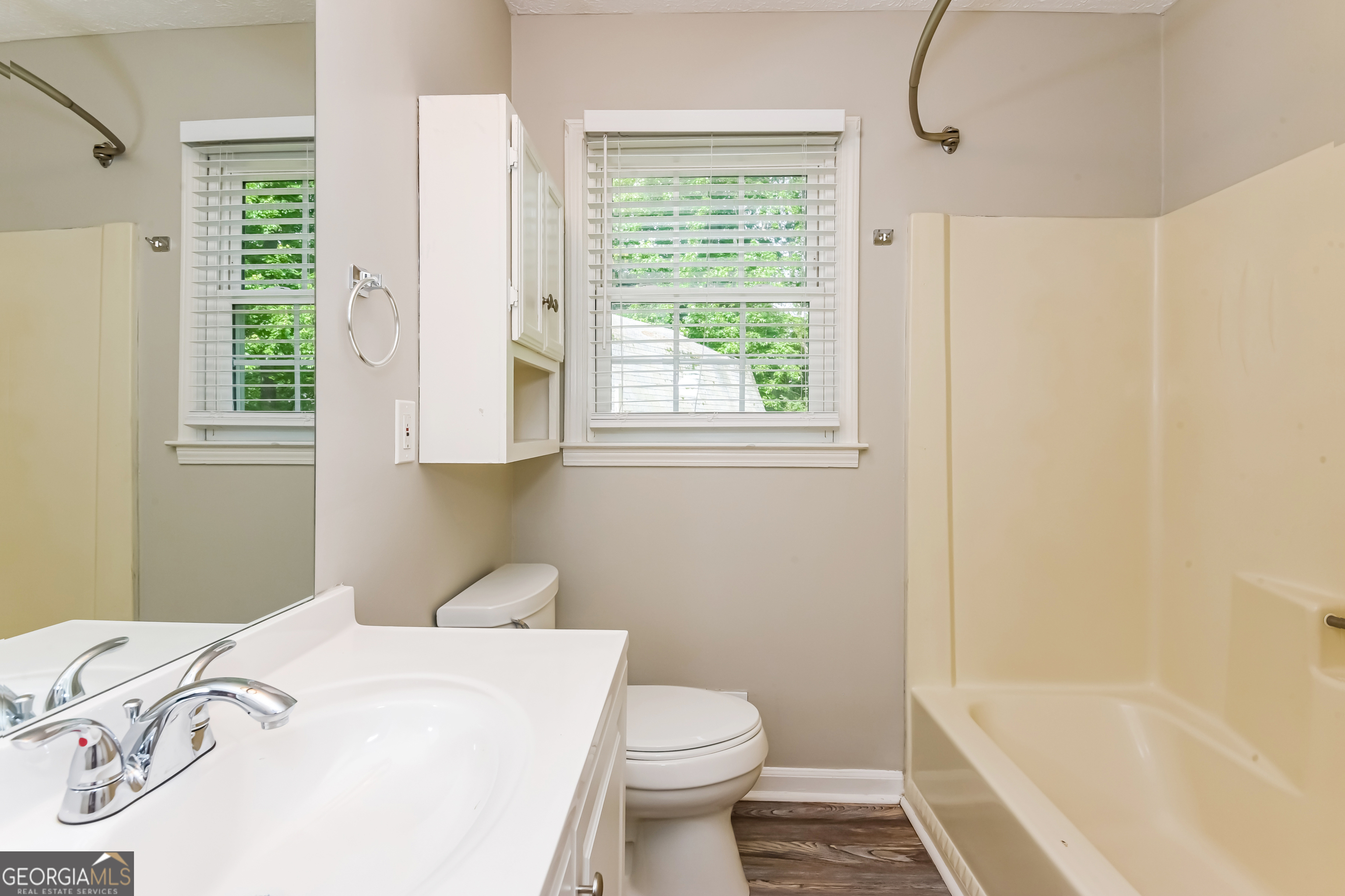 6581 Windsor Drive Property Photo 18