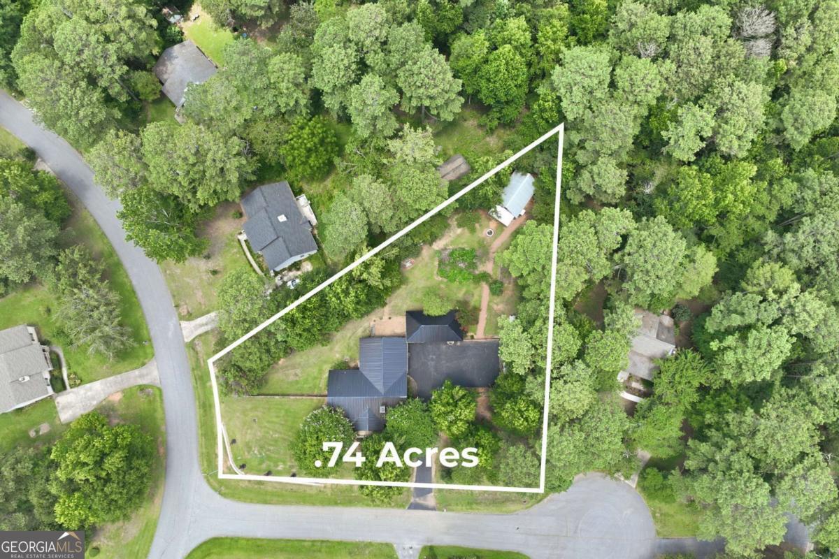 101 Fairlane Court Property Photo 2