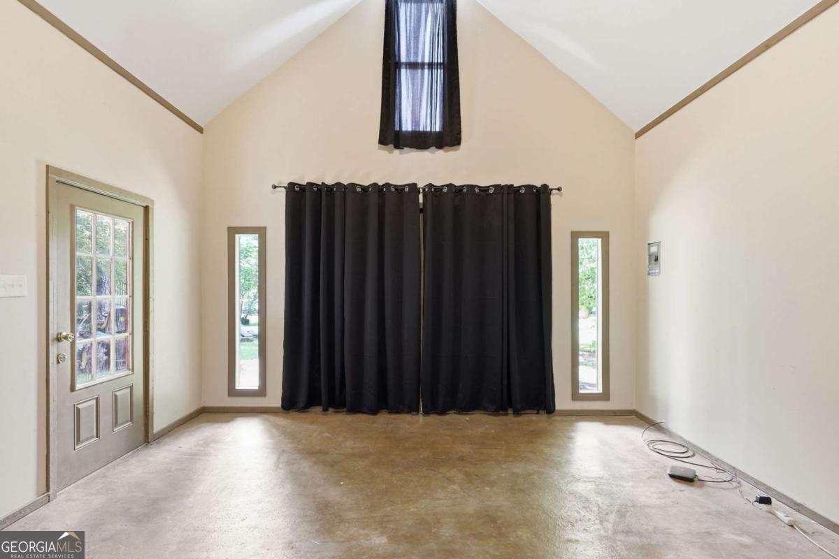 101 Fairlane Court Property Photo 49