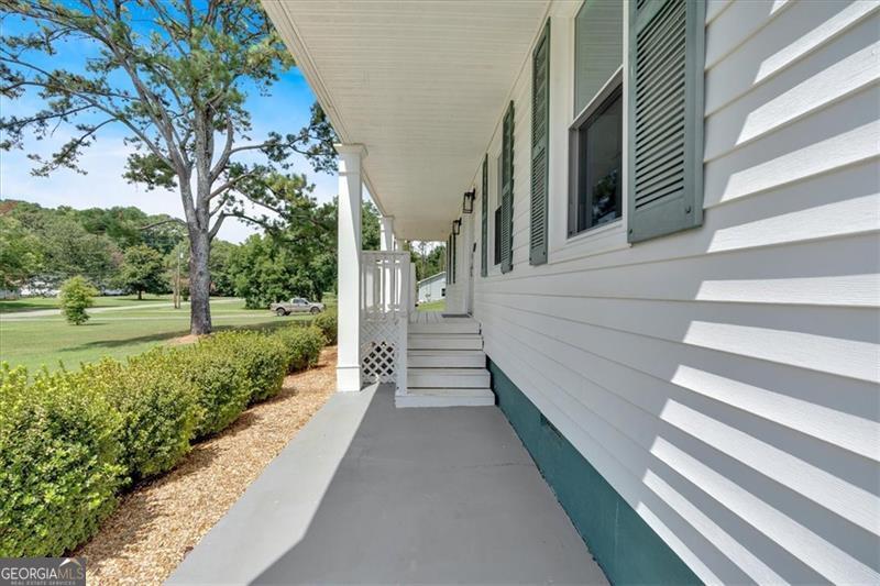 32 Baker Road Se Property Photo 2