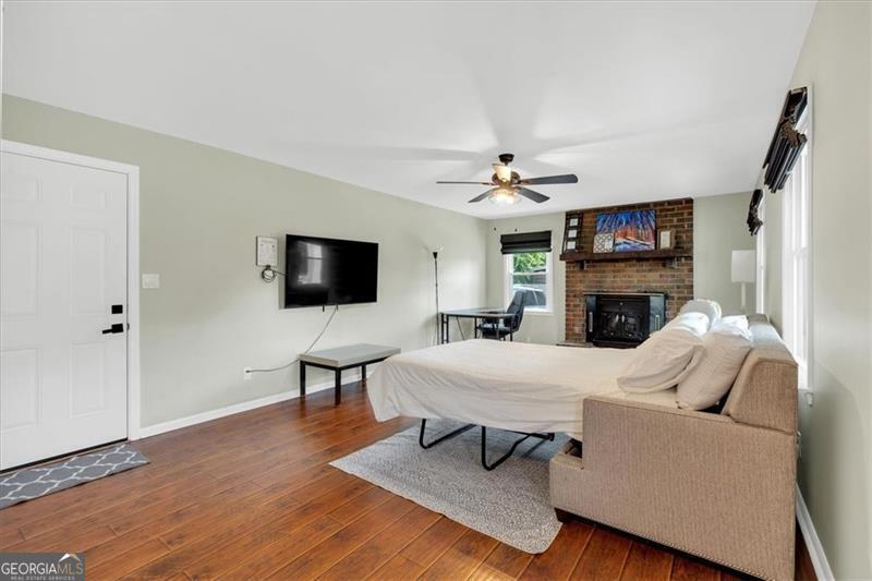 32 Baker Road Se Property Photo 3