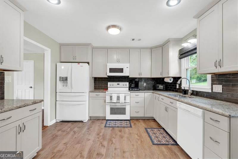 32 Baker Road Se Property Photo 8