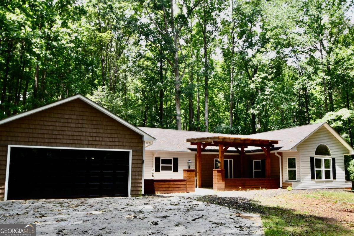 257 Lake Place Drive Property Photo 1