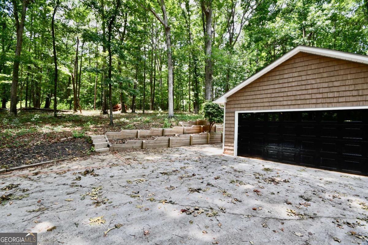 257 Lake Place Drive Property Photo 4