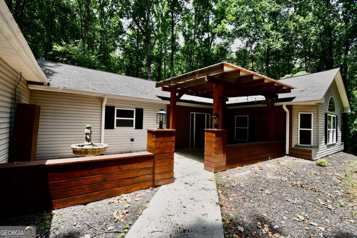 257 Lake Place Drive Property Photo 5