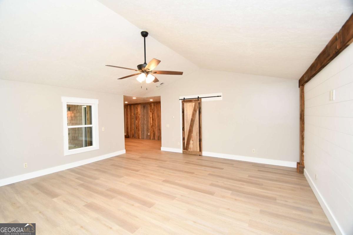 257 Lake Place Drive Property Photo 15