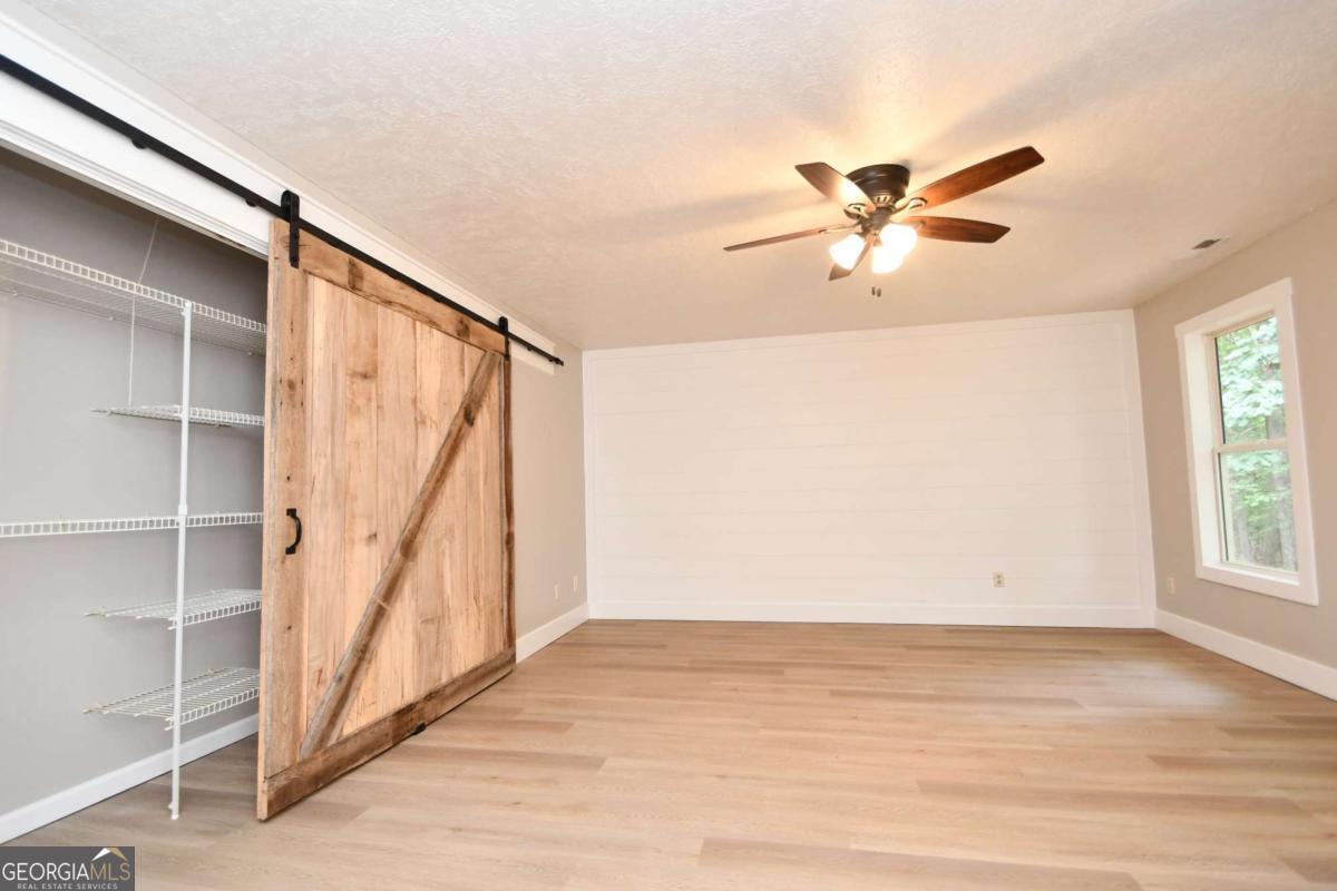 257 Lake Place Drive Property Photo 18