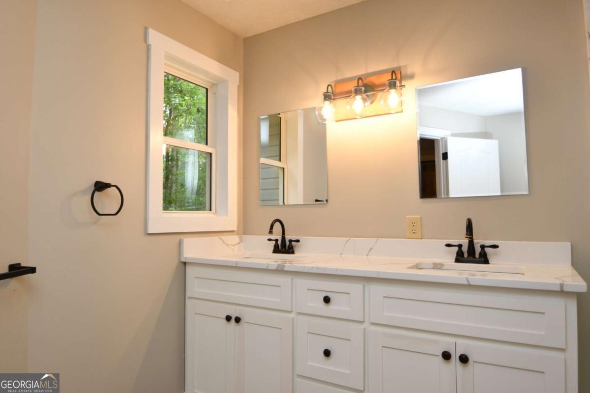 257 Lake Place Drive Property Photo 23