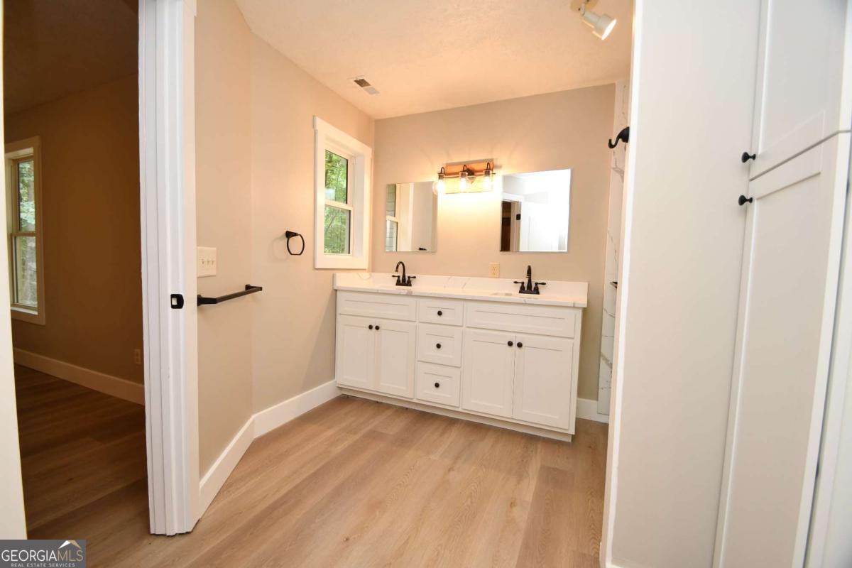 257 Lake Place Drive Property Photo 24