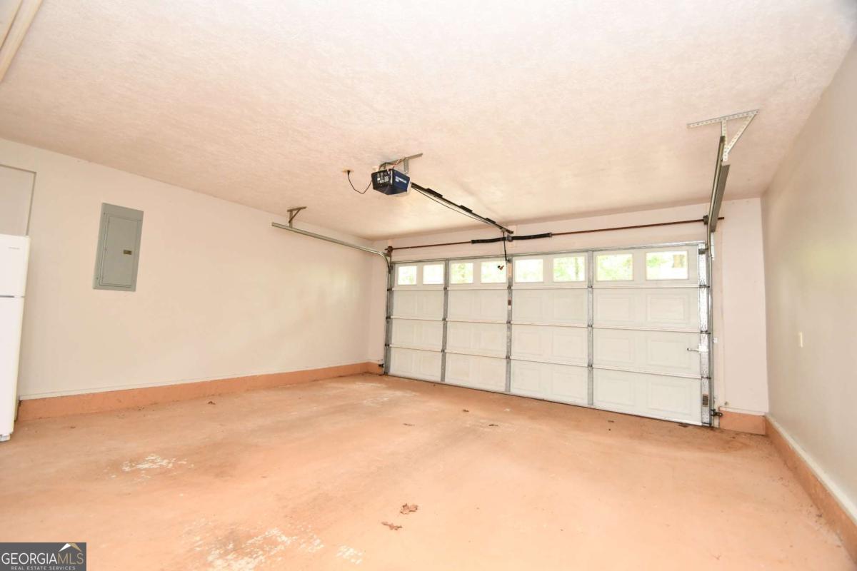 257 Lake Place Drive Property Photo 28