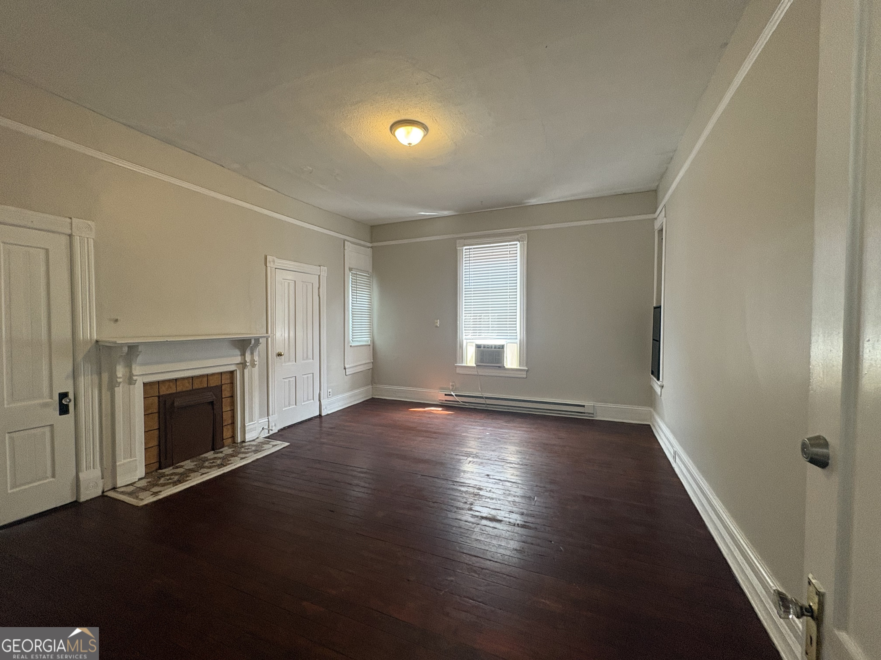 895 Mulberry Street Property Photo 2