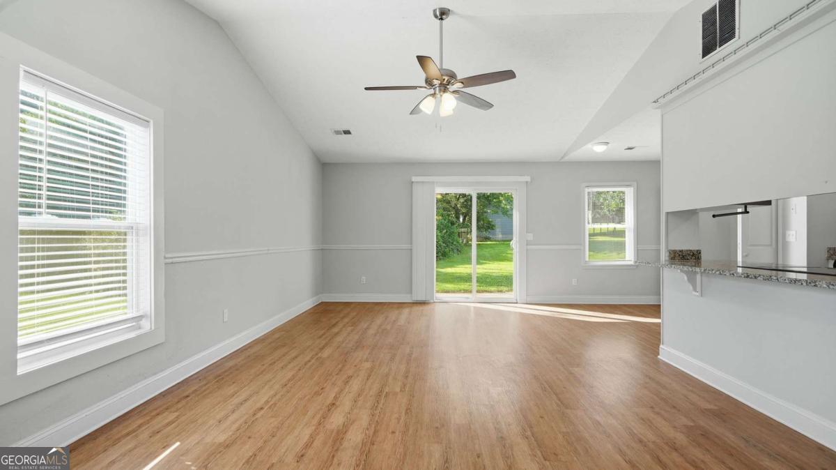 248 Helen Drive Nw Property Photo 6