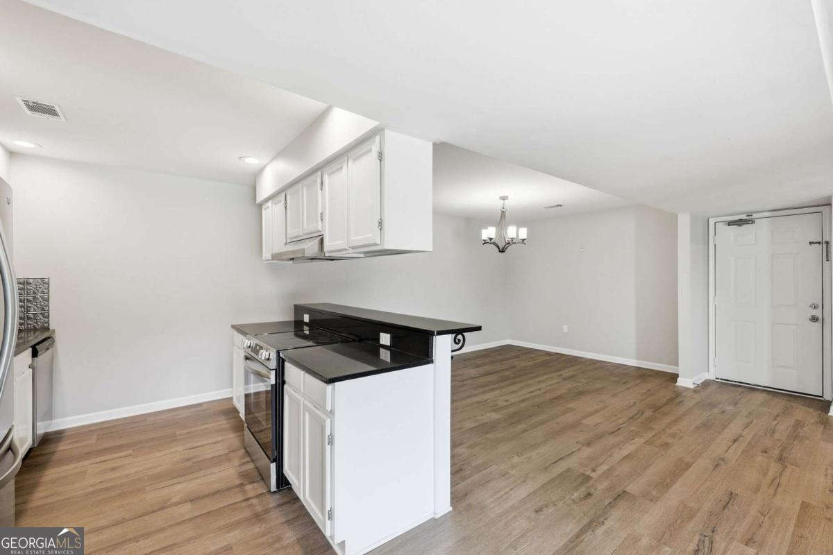 605 Candler Street # B13 Property Photo 10