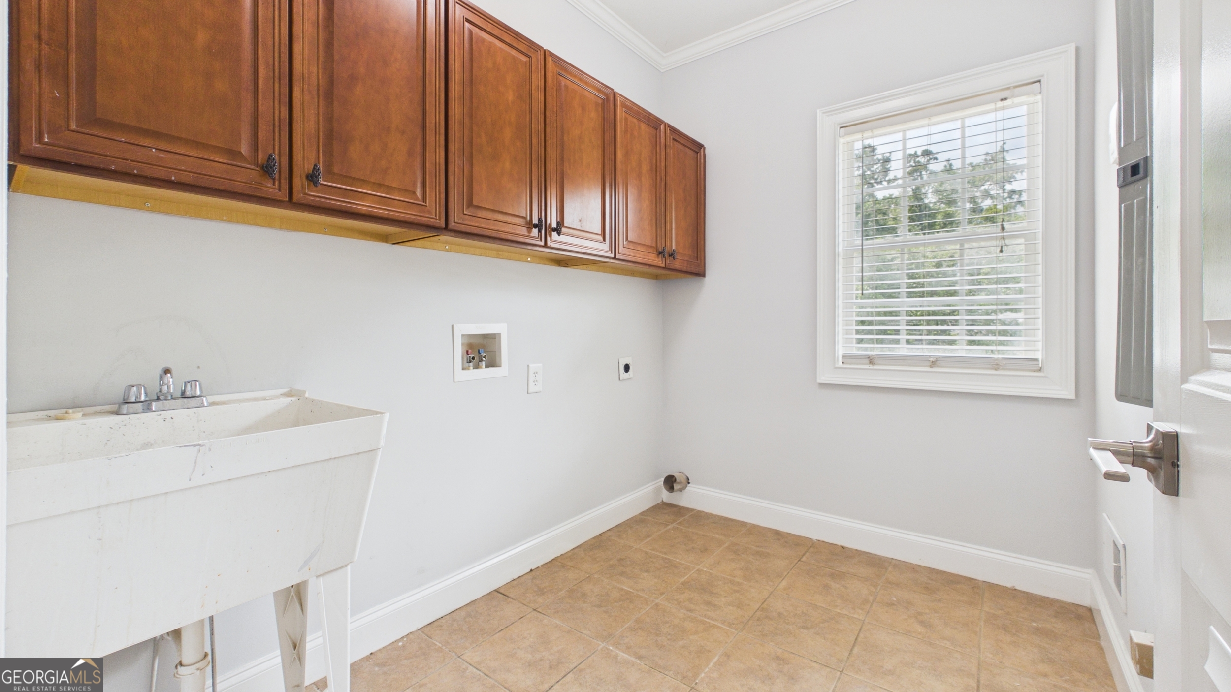 450 E End Road Property Photo 28