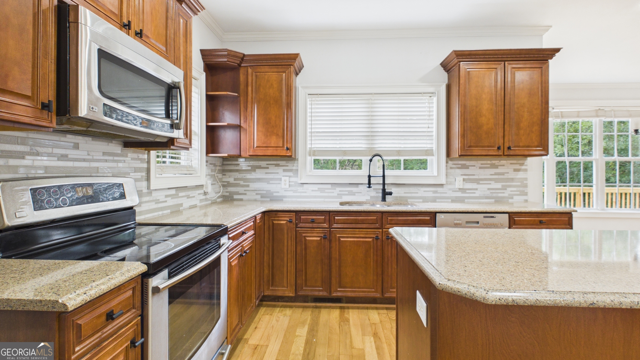 450 E End Road Property Photo 41