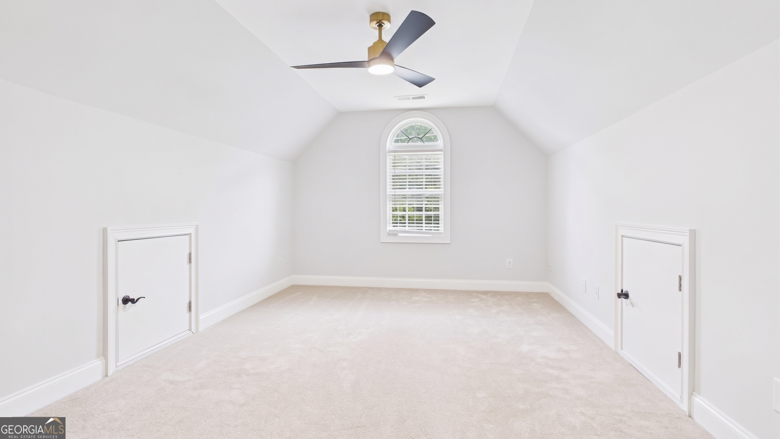 450 E End Road Property Photo 47