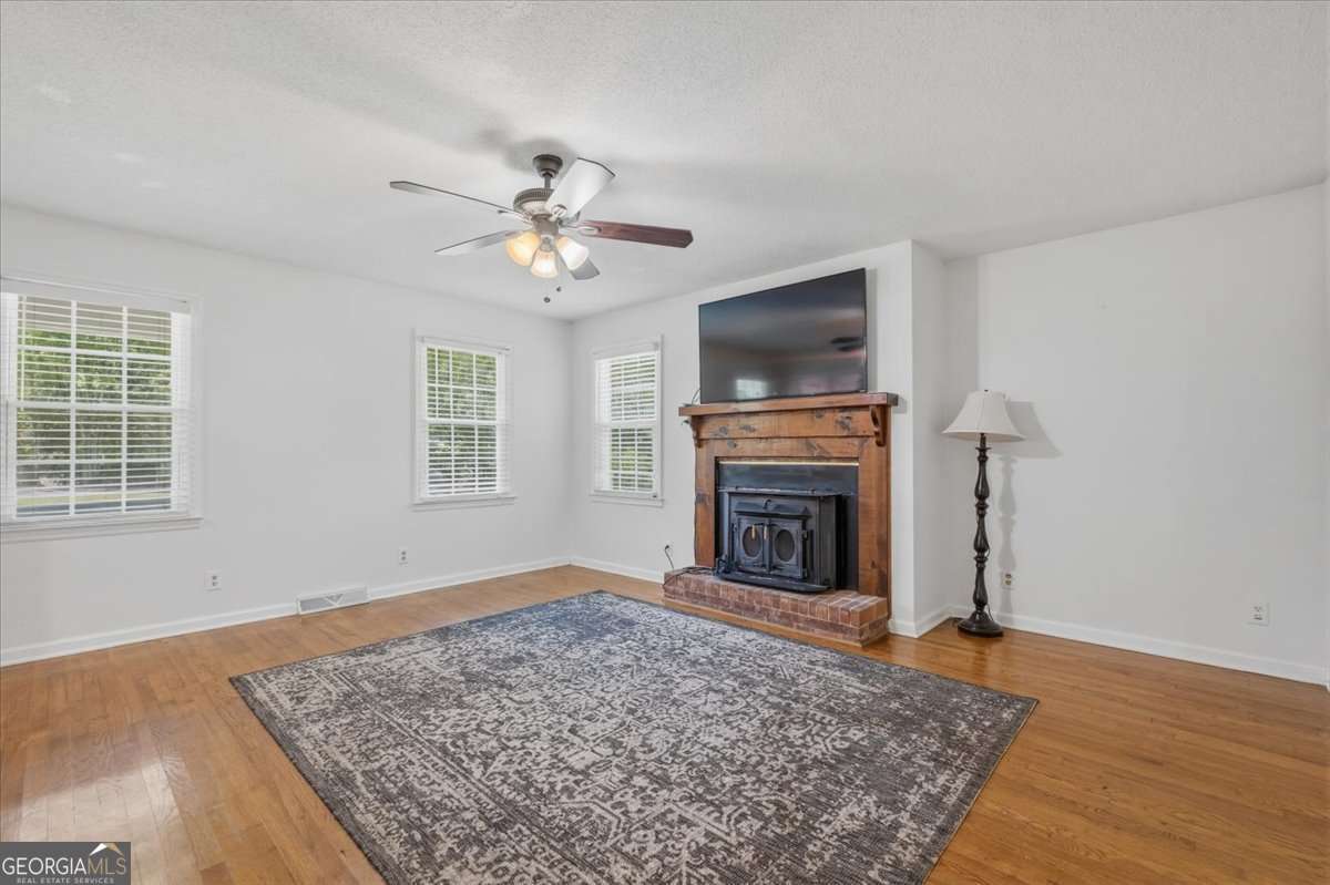 591 Old Taylorsville Road Property Photo 3
