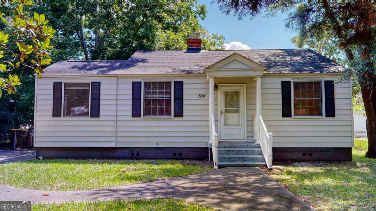 104 Evora Street Property Photo 1