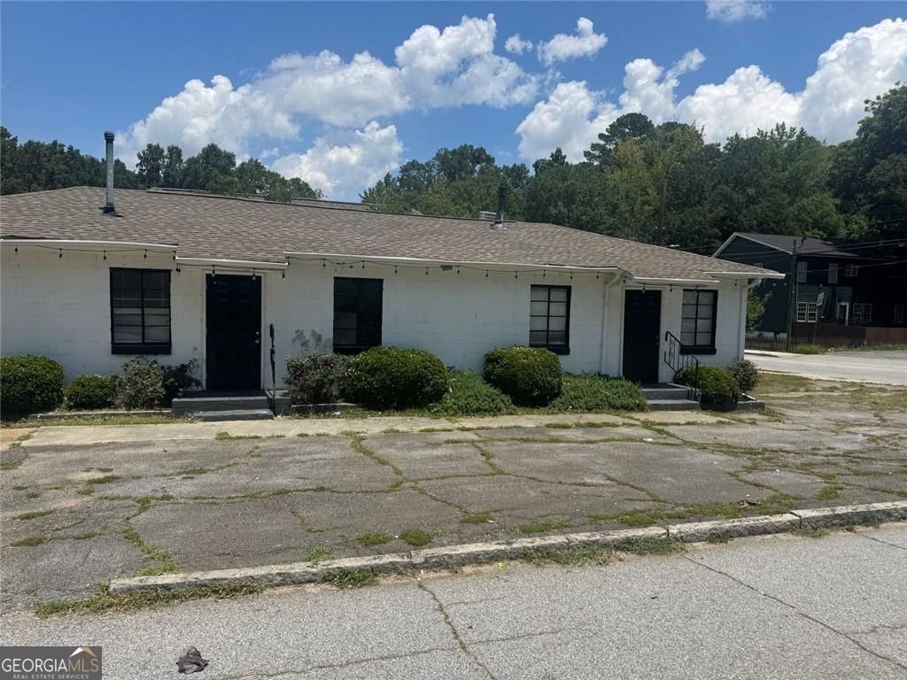 985 Oakland Drive SW Property Photo 1