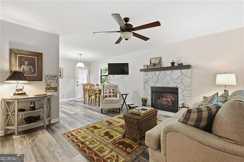 94 Winding Way Property Photo 2