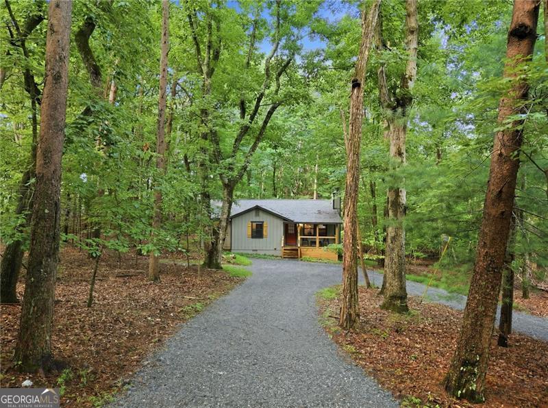 94 Winding Way Property Photo 3