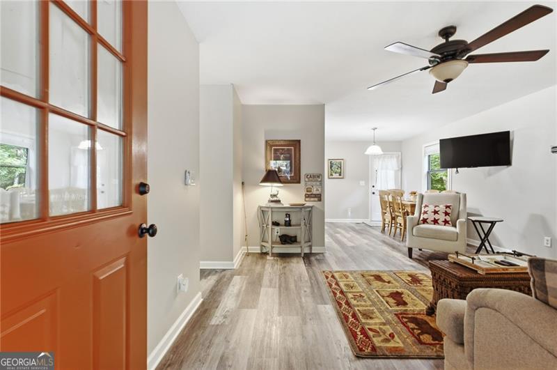 94 Winding Way Property Photo 4