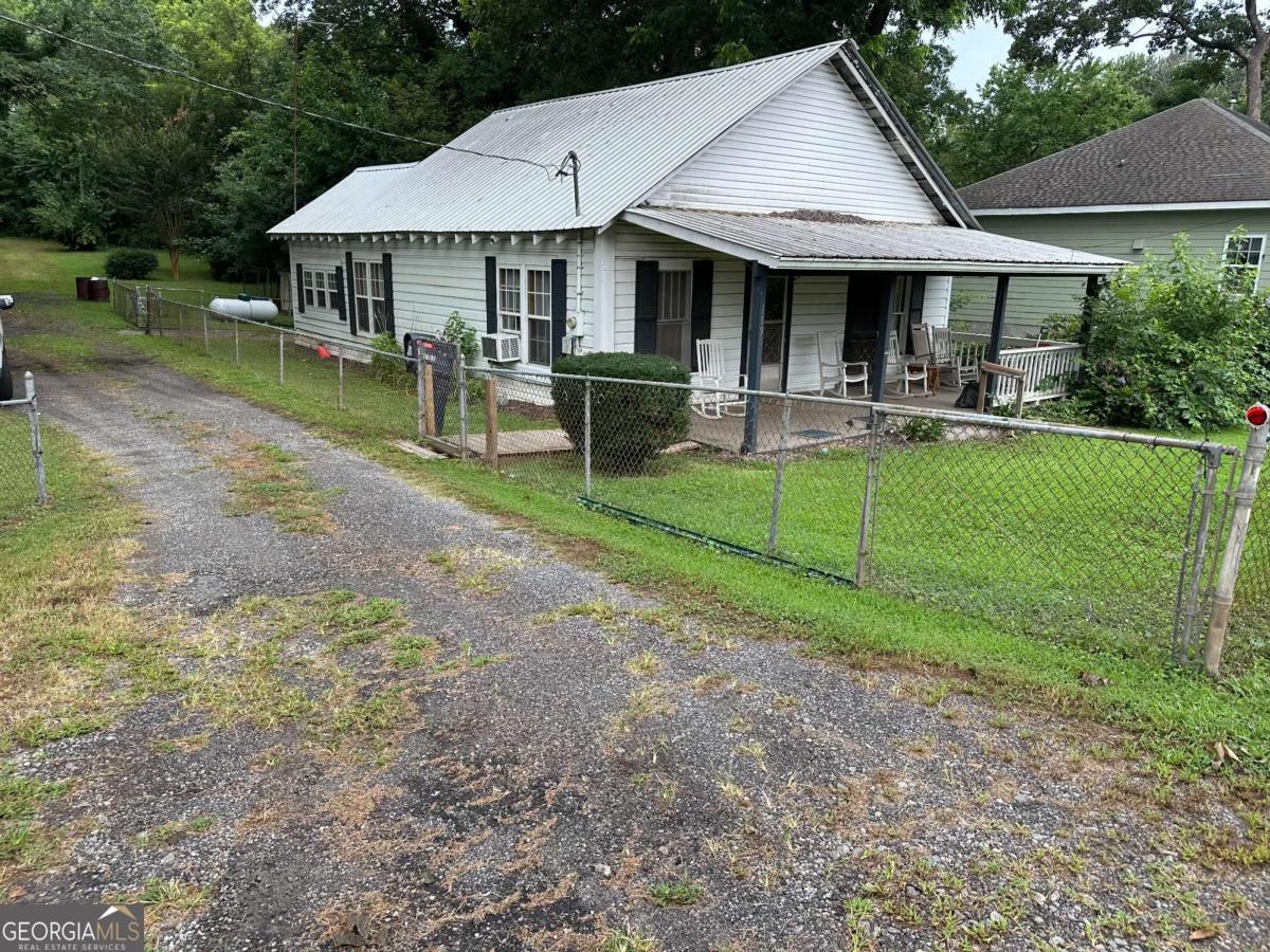 1190 Hancock Avenue Property Photo 1