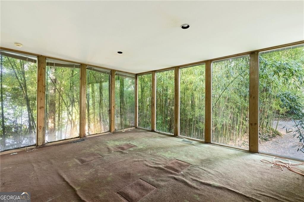 930 Charles Allen Drive Ne Property Photo 2