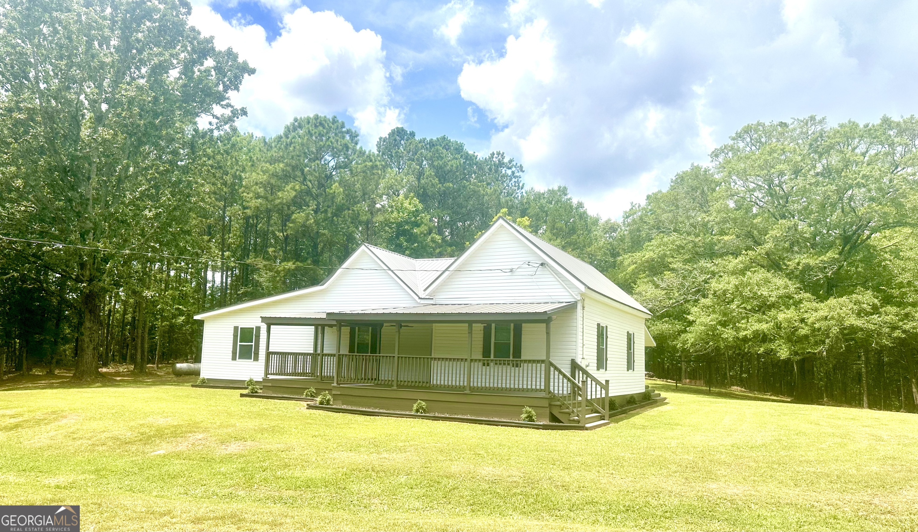 1966 Owens Road Property Photo 2