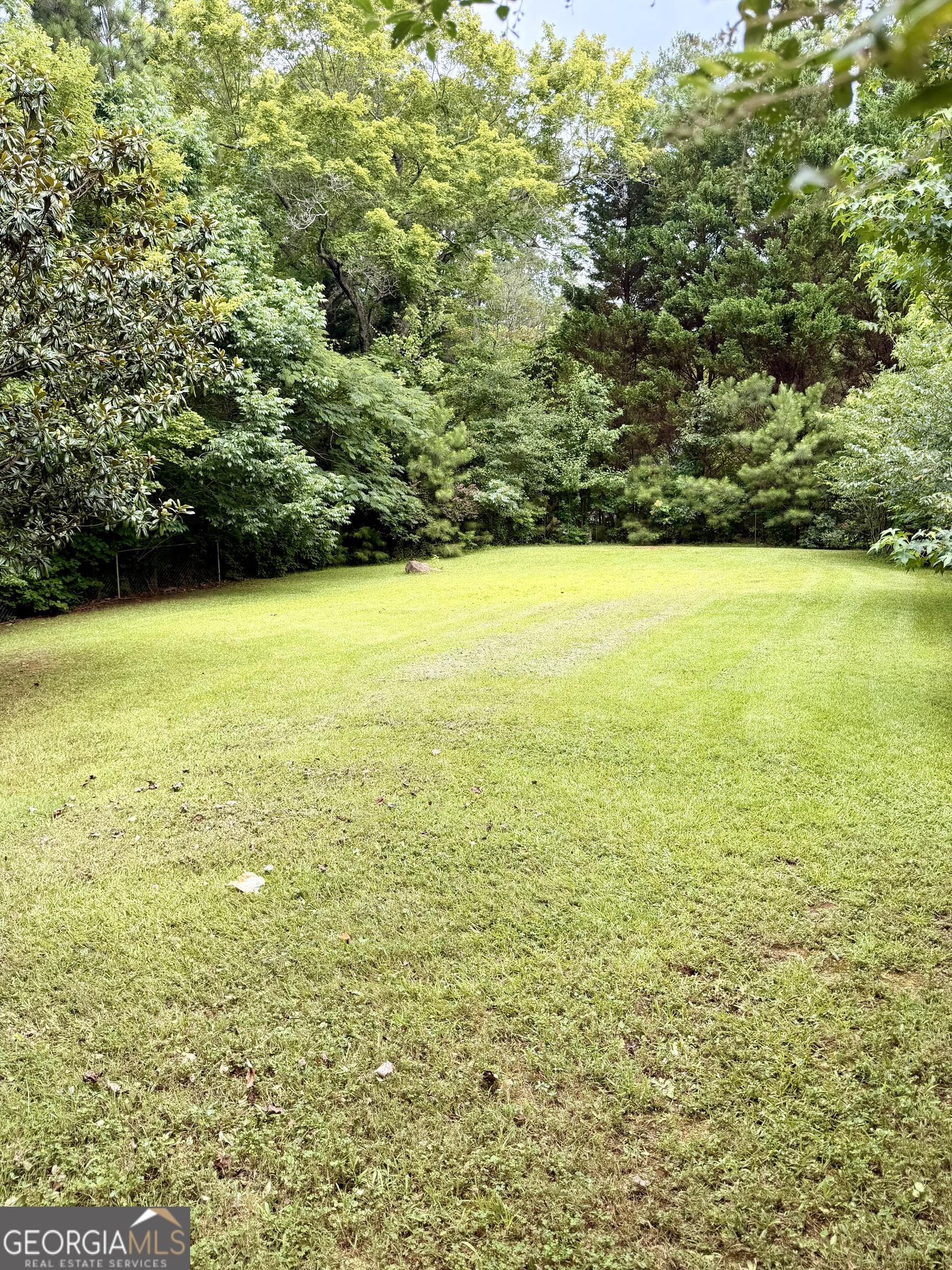 304 Oliver Court Property Photo 5