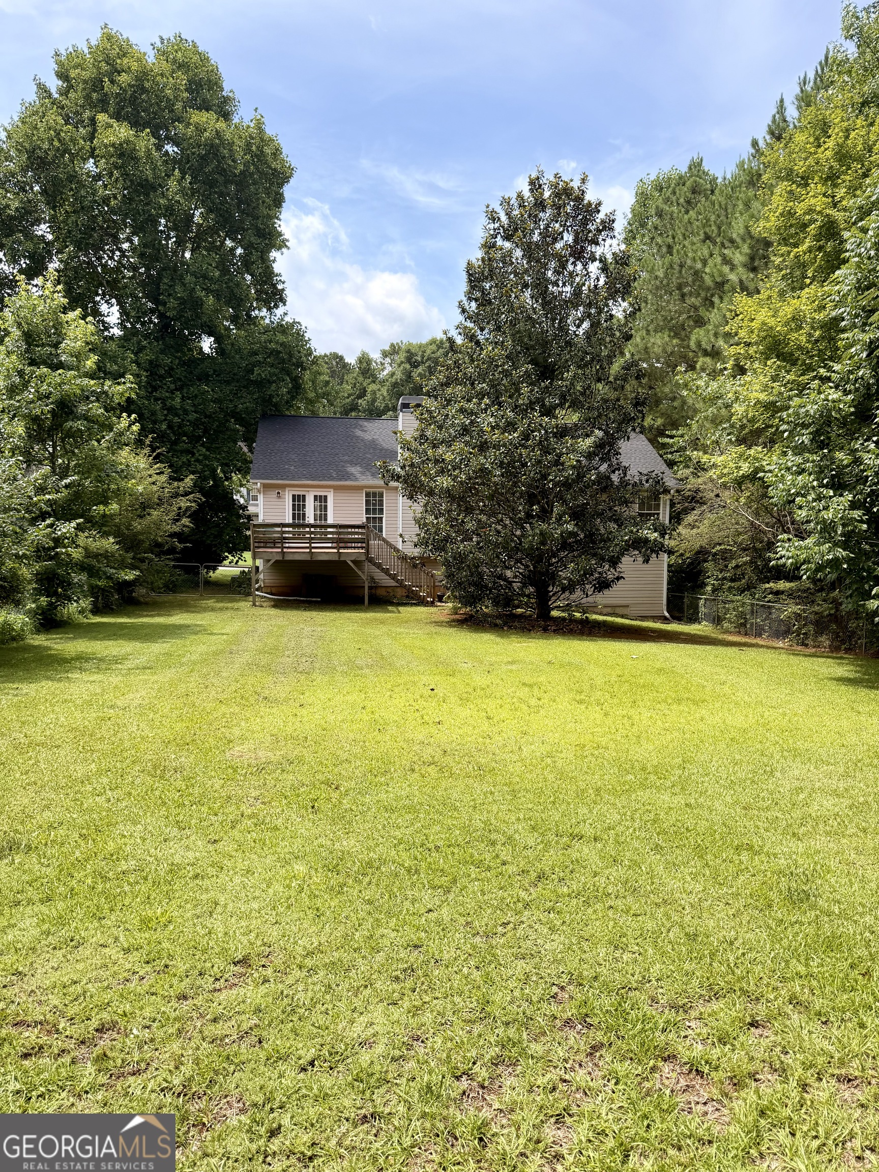 304 Oliver Court Property Photo 6