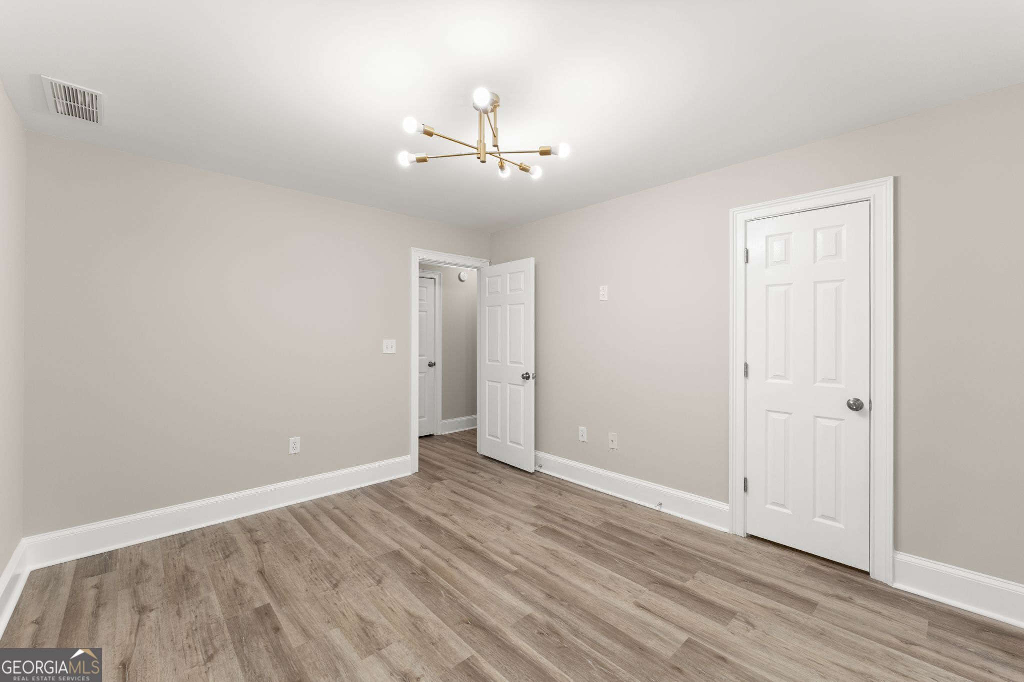 7620 Paces Lane Property Photo 33